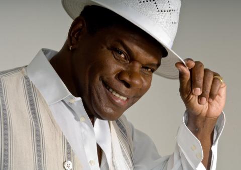  Morre no Rio o cantor Emilio Santiago 